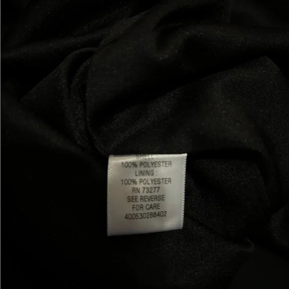 Cold shoulder dress - Picture 6 of 6